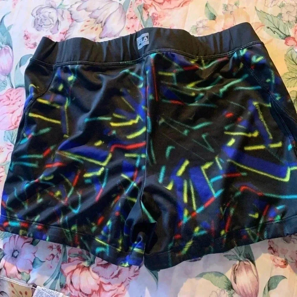 🌺SOLD🌺 Fila Women’s Workout Shorts Size Medium Muti Color With Elastic Waist - Picture 9 of 9
